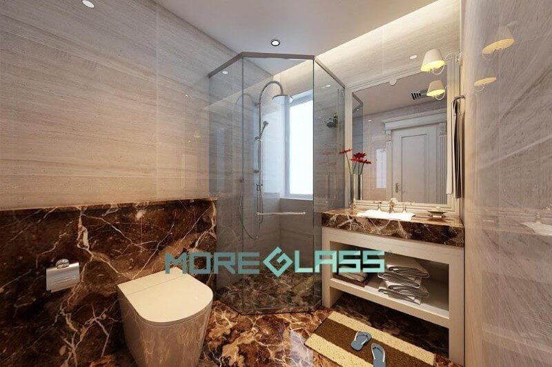 Thiết kế, thi công vách tắm kính cường lực 135 độ cho khách hàng thích không gian phòng tắm nhỏ gọn, tinh tế.